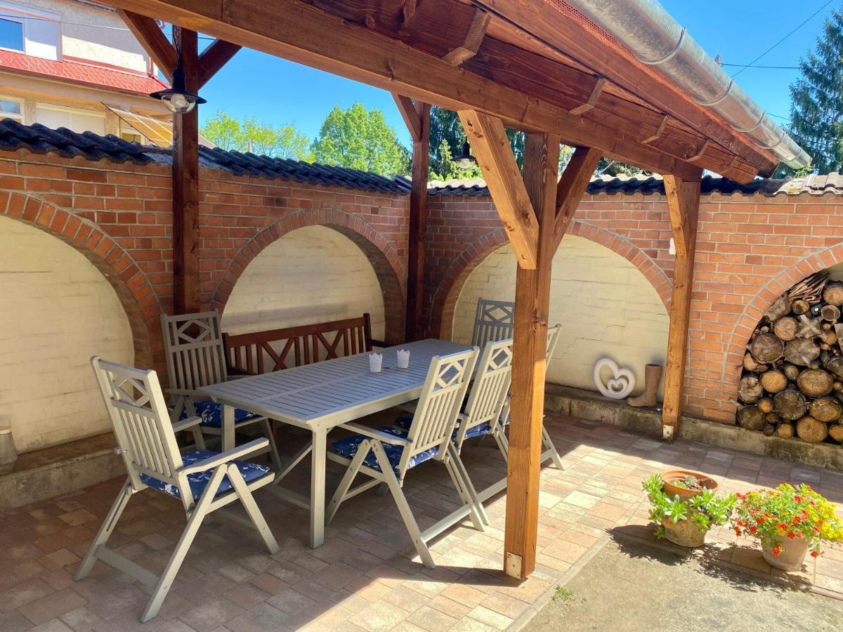 Pacsirta Apartman Grand Eger Exterior foto