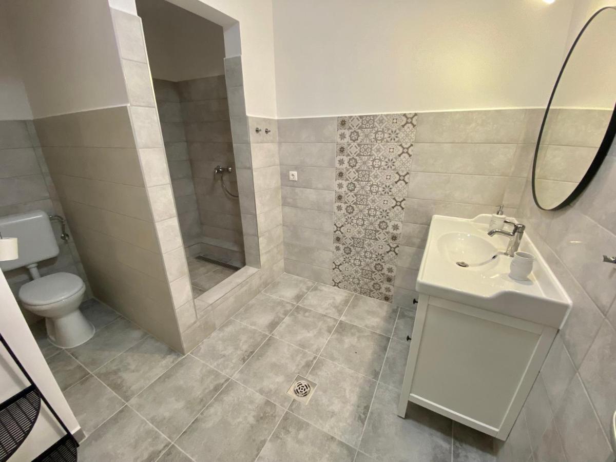 Pacsirta Apartman Grand Eger Exterior foto
