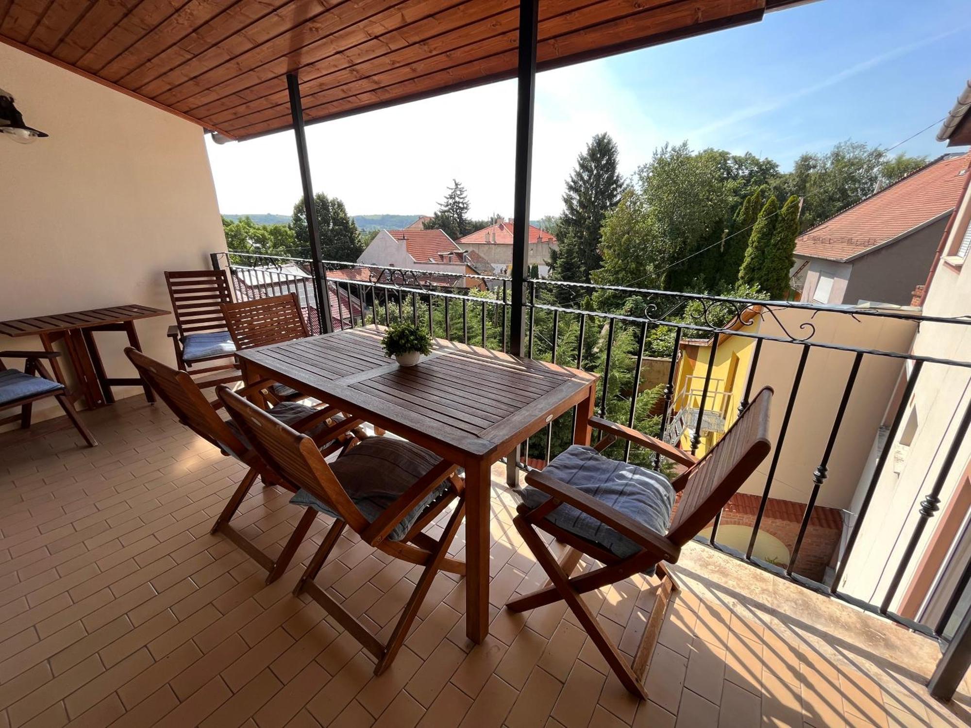 Pacsirta Apartman Grand Eger Exterior foto