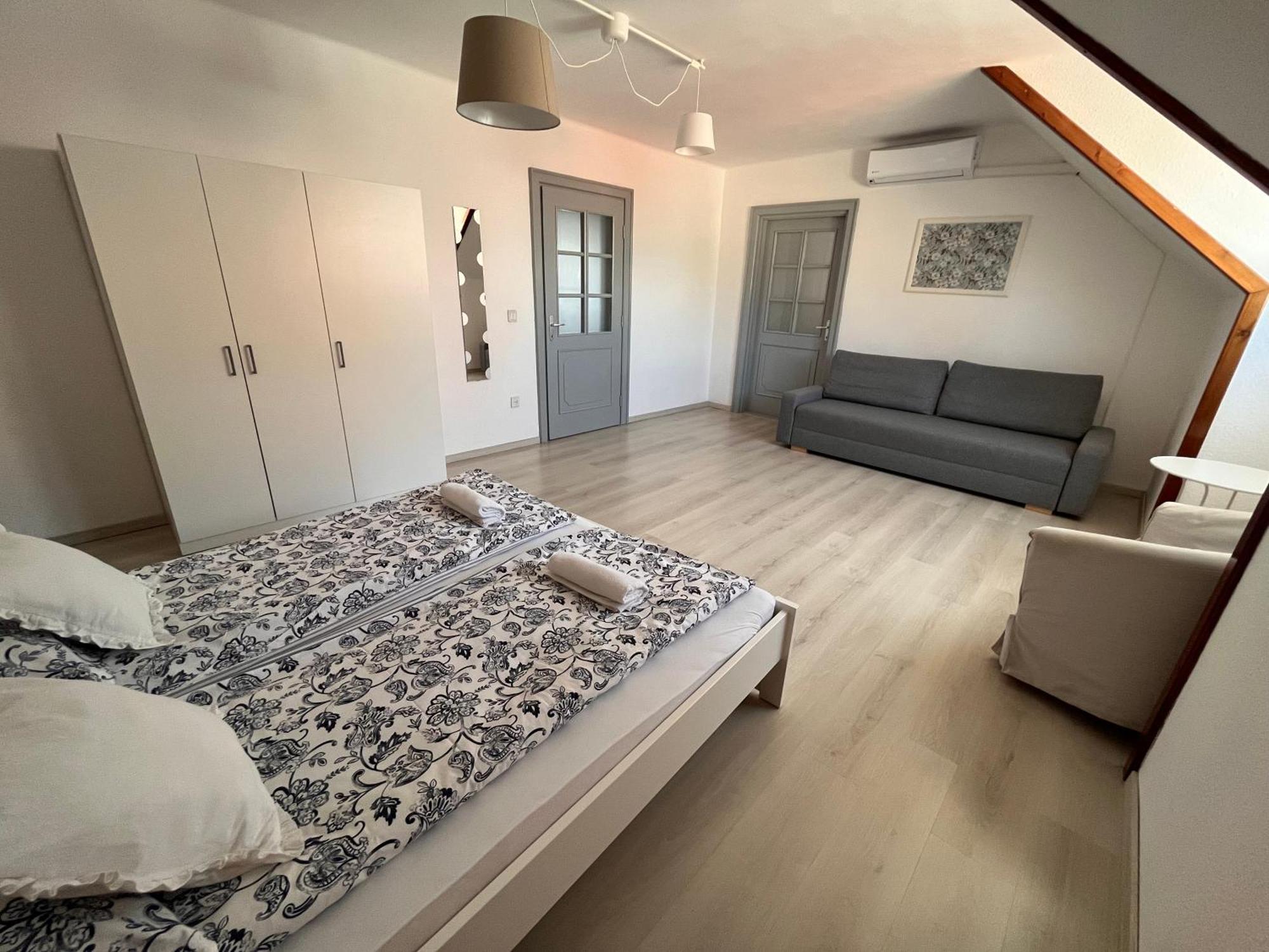 Pacsirta Apartman Grand Eger Exterior foto